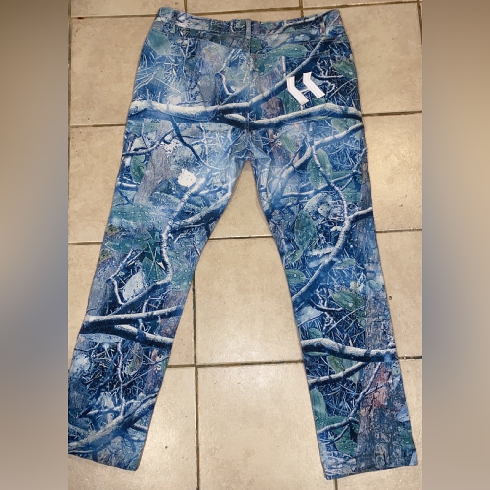 Global havoc blue hunting camo jeans.